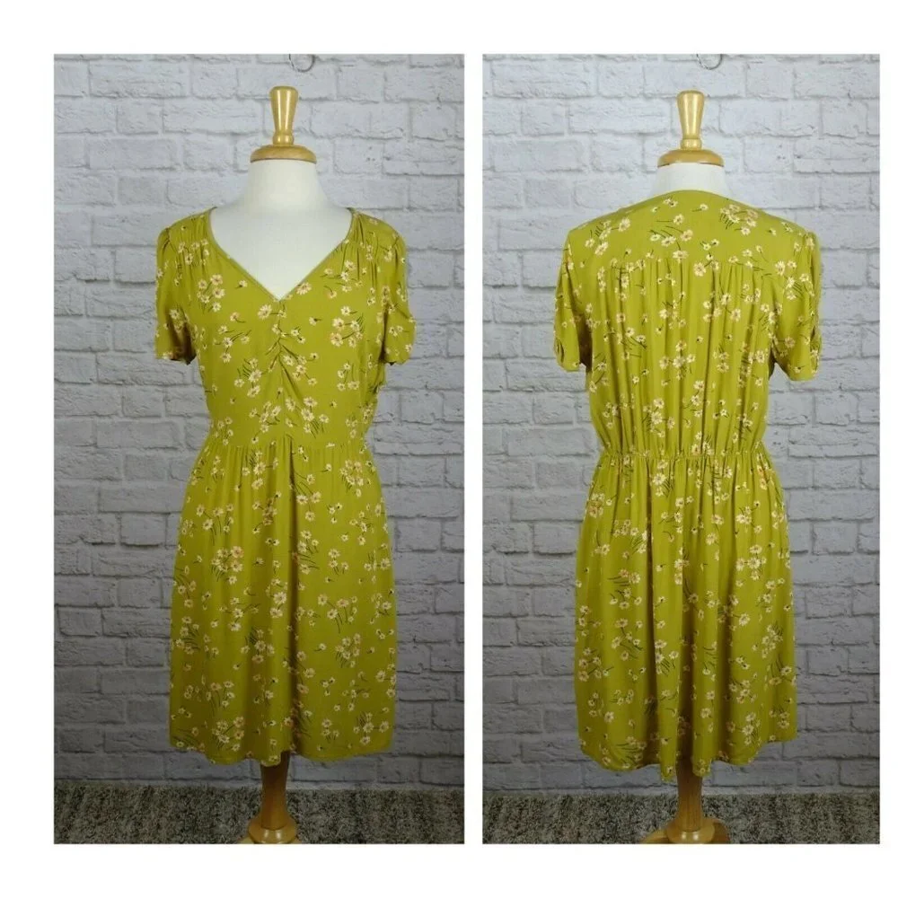 American Eagle Women's Dress V-Neck Floral Bohemian Short Shirred Casual Size M - Picture 2 of 12